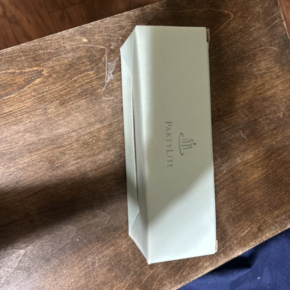 PartyLite 3 Frosted Lotus Blossom Votive Candle Holders P0290 In Original Box - Picture 3 of 3